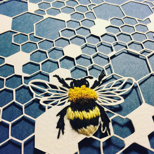 Bumble bee & hive ( order only)