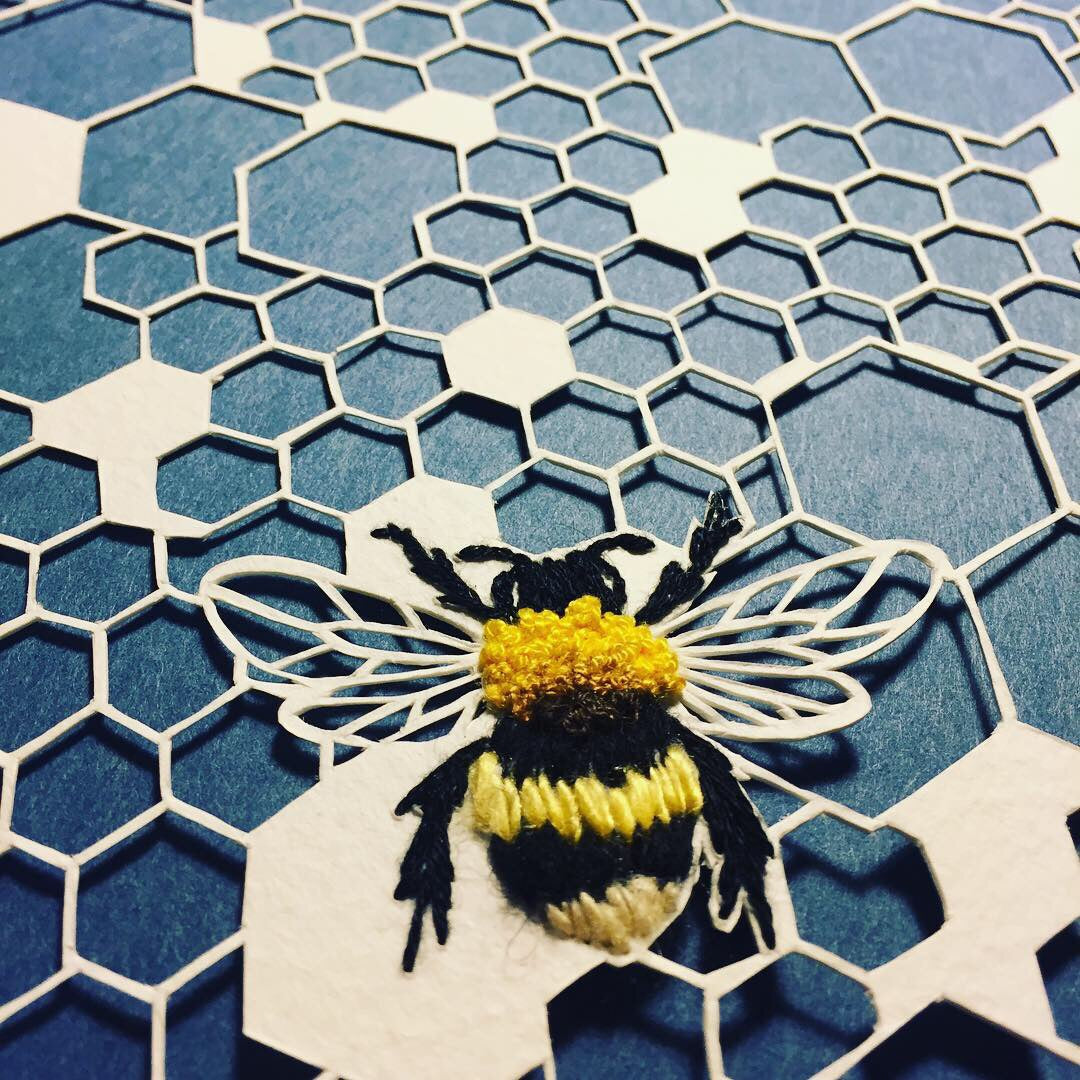 Bumble bee & hive ( order only)